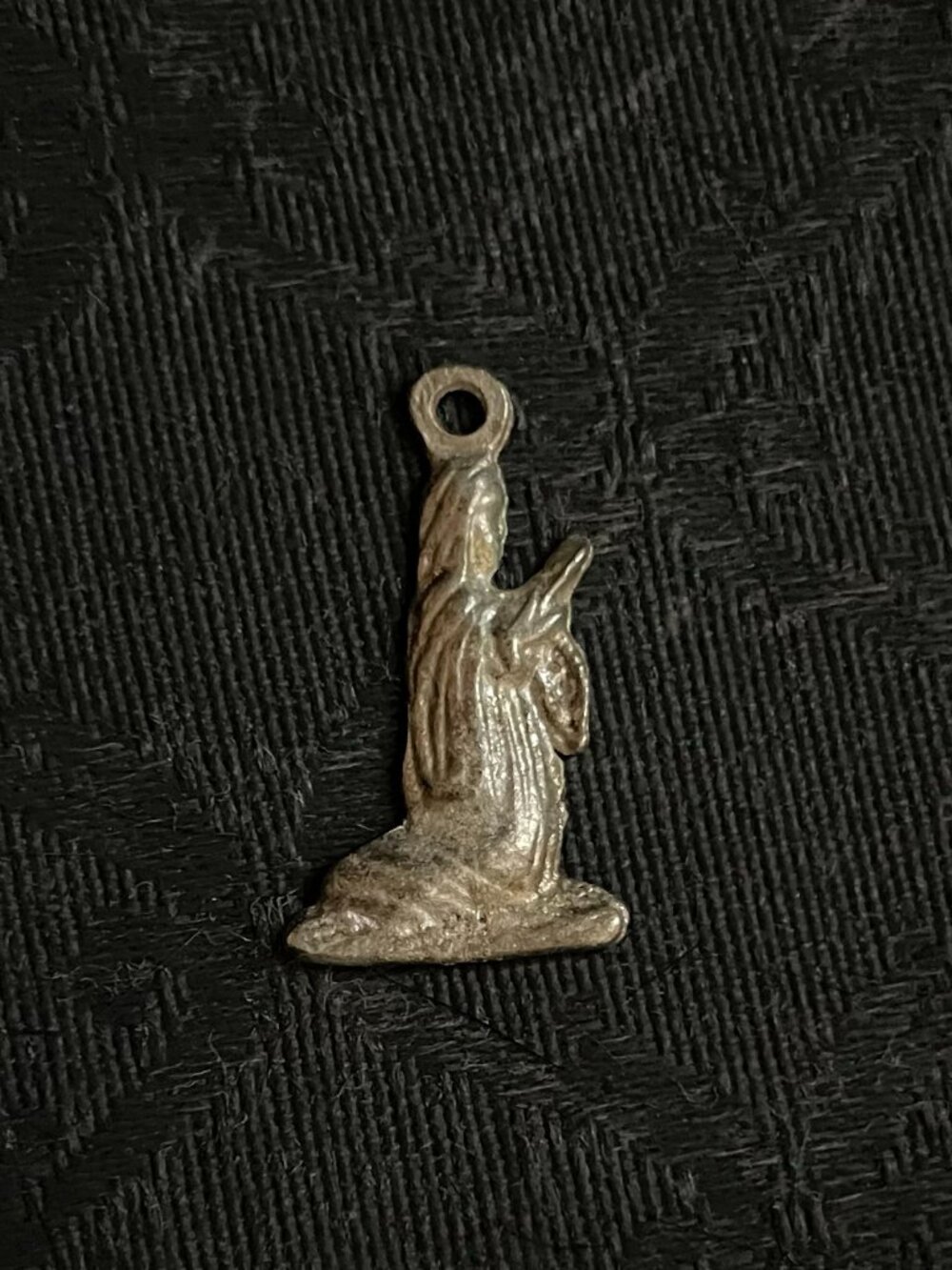 religious catholic mary praying silver toned pendant for necklace